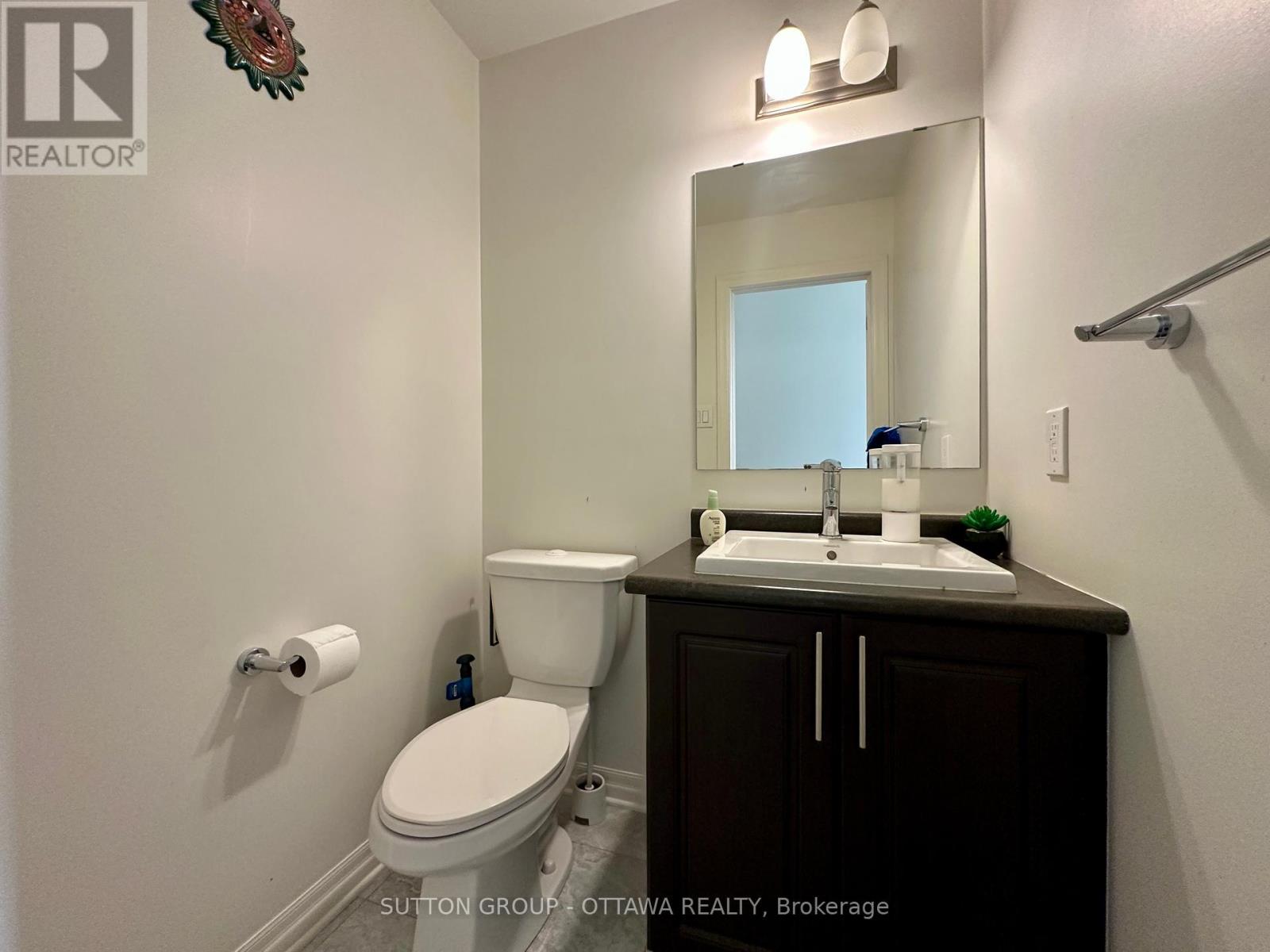 118 Overberg Way, Ottawa, Ontario  K2S 0V9 - Photo 25 - X12431317