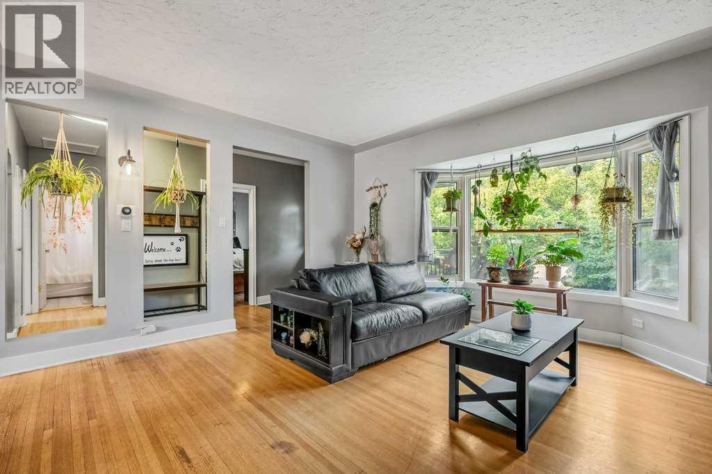 7815 36 Avenue Nw, Calgary, Alberta  T3B 1V5 - Photo 7 - A2255036