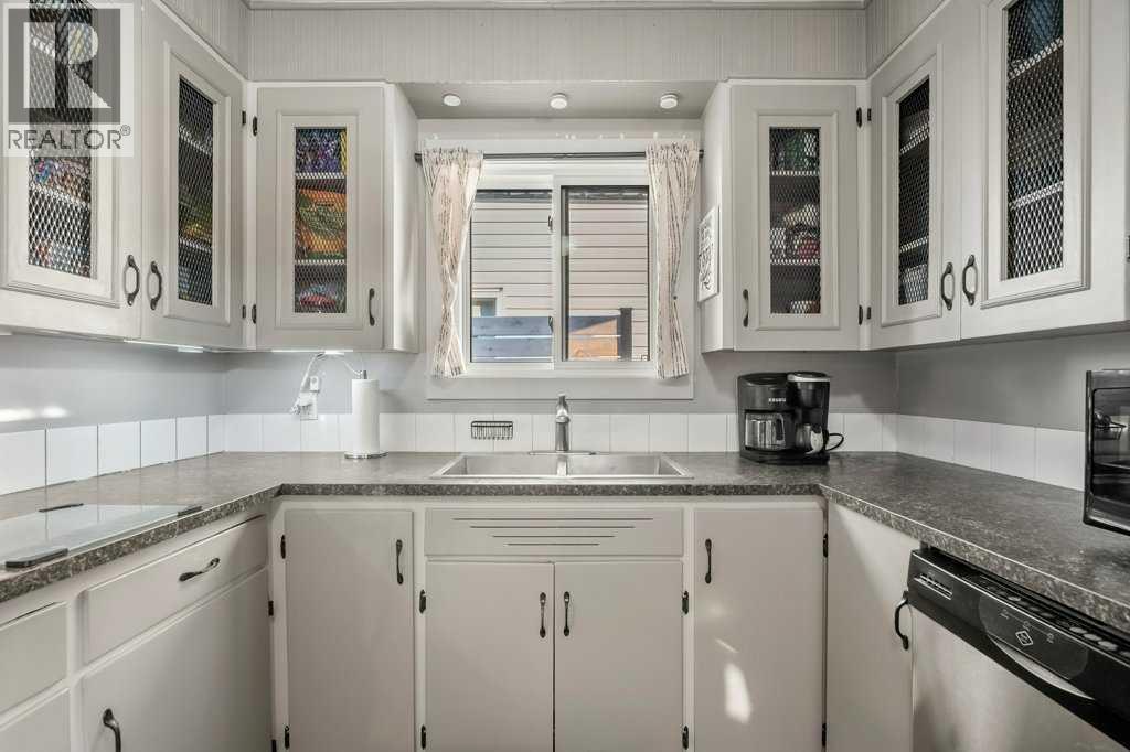 7815 36 Avenue Nw, Calgary, Alberta  T3B 1V5 - Photo 10 - A2255036
