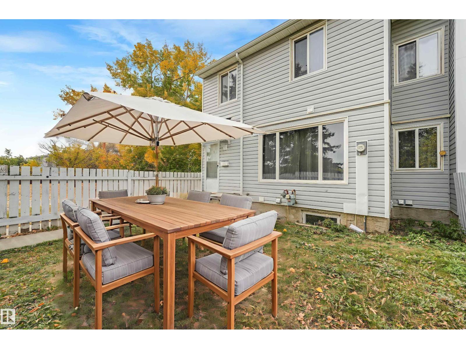 5 Amberly Co Nw, Edmonton, Alberta  T5A 2H9 - Photo 4 - E4459920