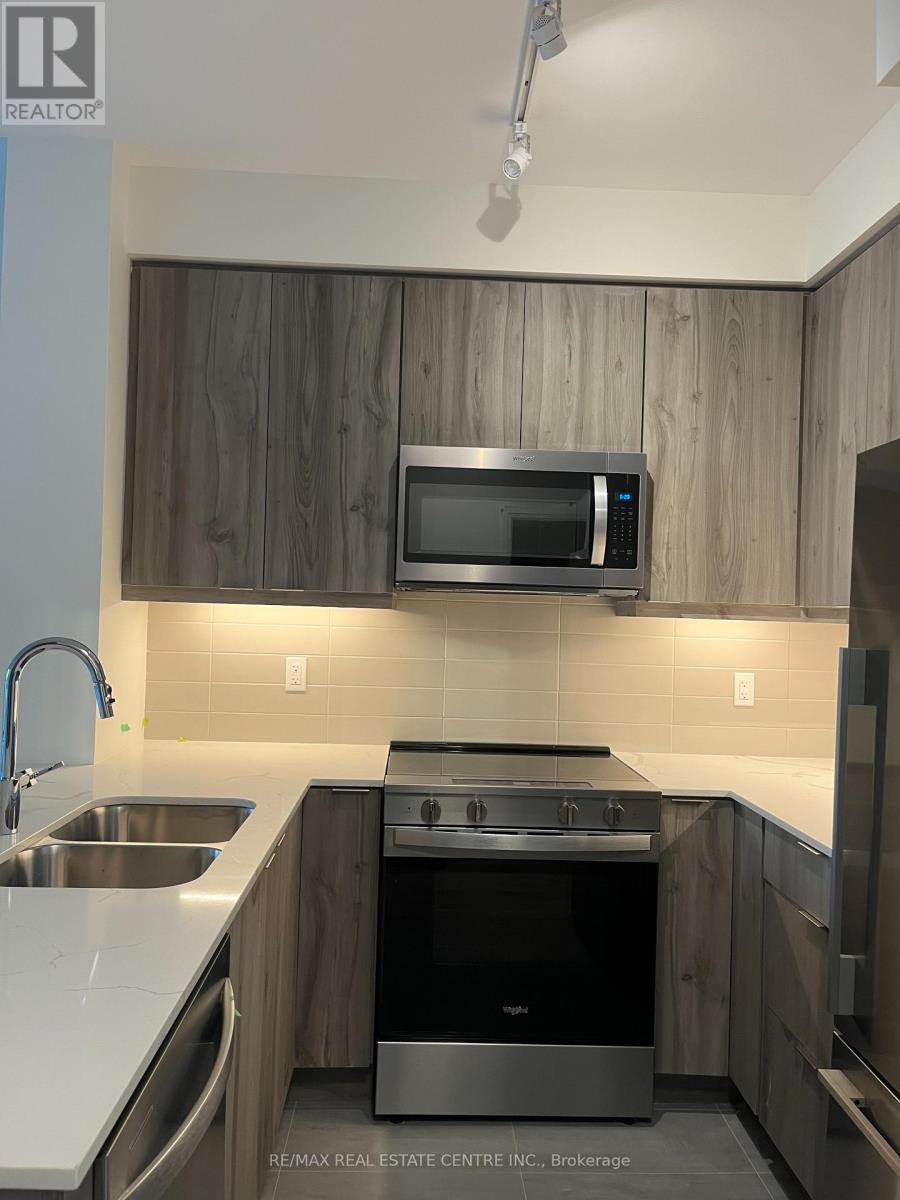 422 - 15 Watergarden Drive, Mississauga, Ontario  L5R 0H4 - Photo 6 - W12428220