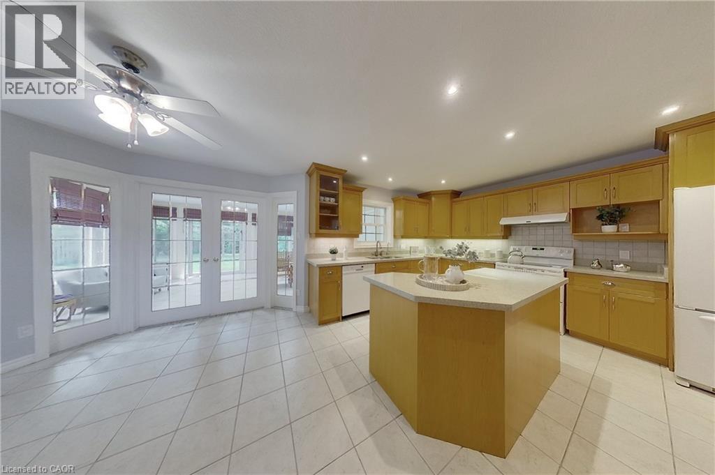 517 Buckingham Boulevard, Waterloo, Ontario  N2T 2T9 - Photo 14 - 40768672