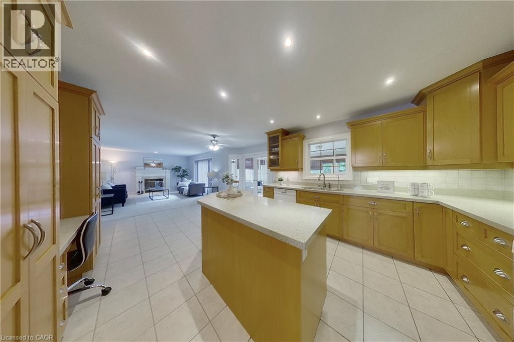 517 Buckingham Boulevard, Waterloo, Ontario  N2T 2T9 - Photo 11 - 40768672
