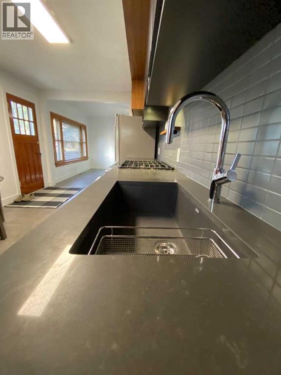 536 4 Avenue W, Brooks, Alberta  T1R 0B3 - Photo 3 - A2260485