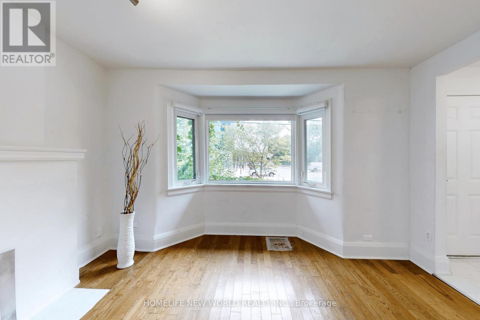 14 Franklin Avenue, Toronto, Ontario  M2N 1B6 - Photo 4 - C12425361