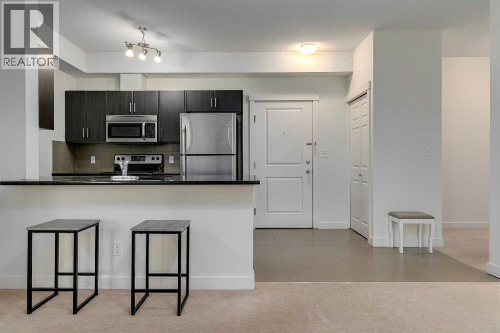 305, 3950 46 Avenue NW, Calgary, Alberta