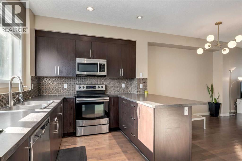 152 New Brighton Grove Se, Calgary, Alberta  T2Z 1G1 - Photo 9 - A2256828