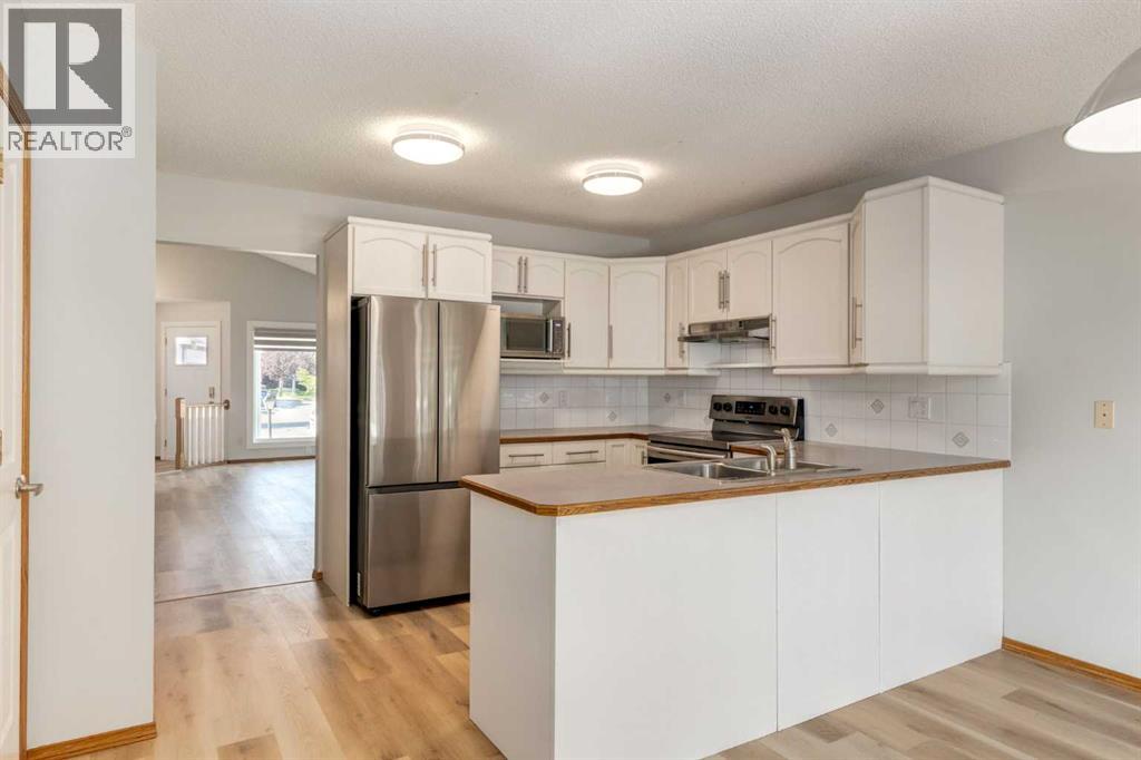 44 Citadel Manor Nw, Calgary, Alberta  T3G 3Y3 - Photo 9 - A2256829