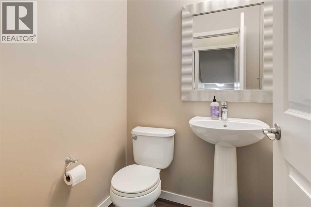 152 New Brighton Grove Se, Calgary, Alberta  T2Z 1G1 - Photo 13 - A2256828