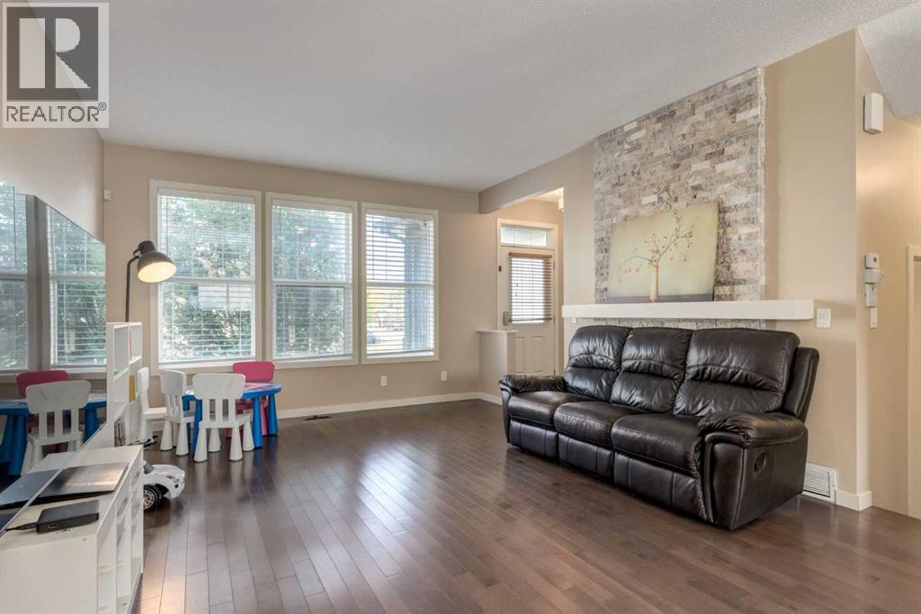 152 New Brighton Grove Se, Calgary, Alberta  T2Z 1G1 - Photo 5 - A2256828