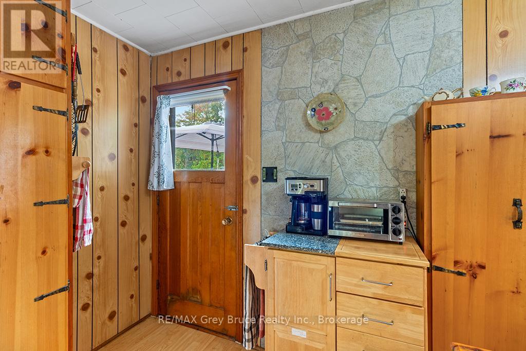 152 Shouldice Lake Road, Northern Bruce Peninsula, Ontario  N0H 1Z0 - Photo 17 - X12431341