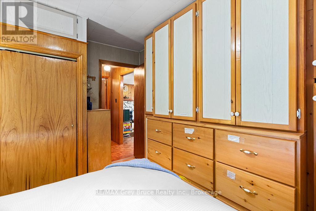 152 Shouldice Lake Road, Northern Bruce Peninsula, Ontario  N0H 1Z0 - Photo 19 - X12431341