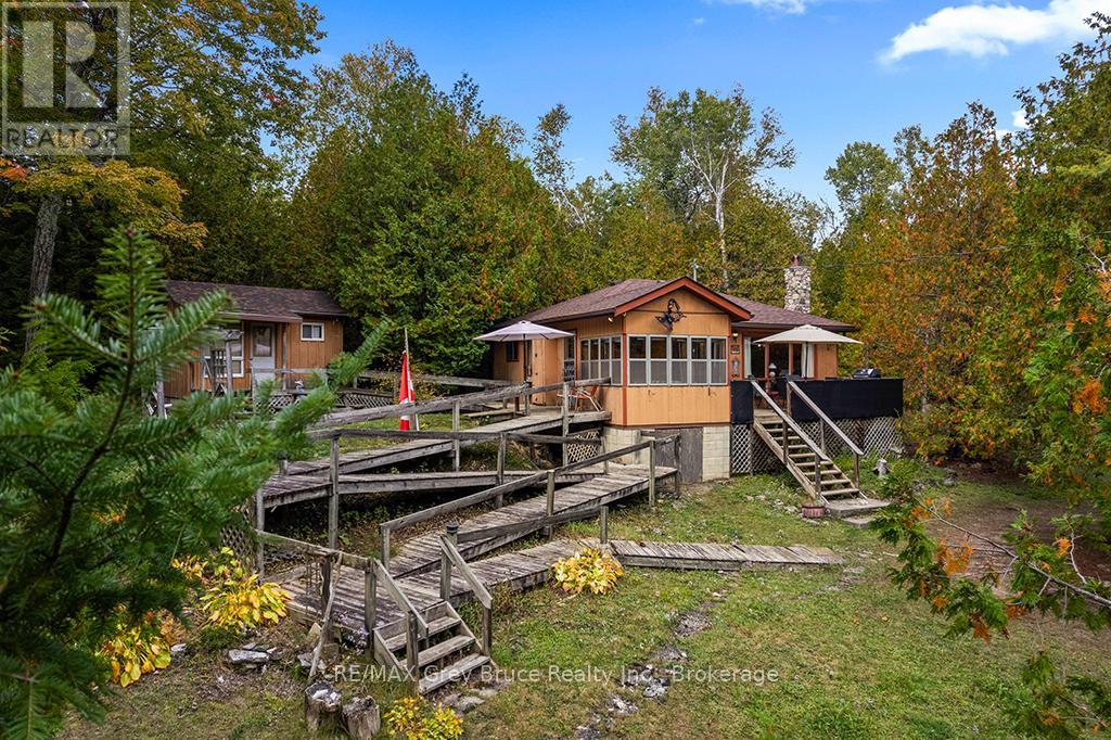 152 Shouldice Lake Road, Northern Bruce Peninsula, Ontario  N0H 1Z0 - Photo 2 - X12431341