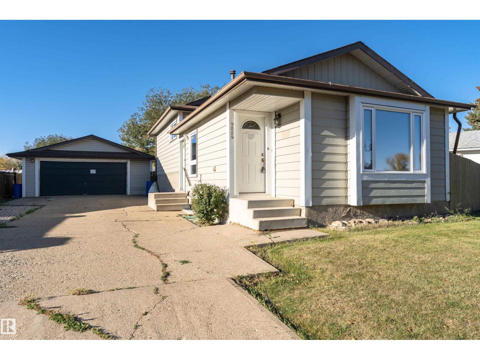 9009 102 Av, Morinville, Alberta  T8R 1B5 - Photo 4 - E4459925
