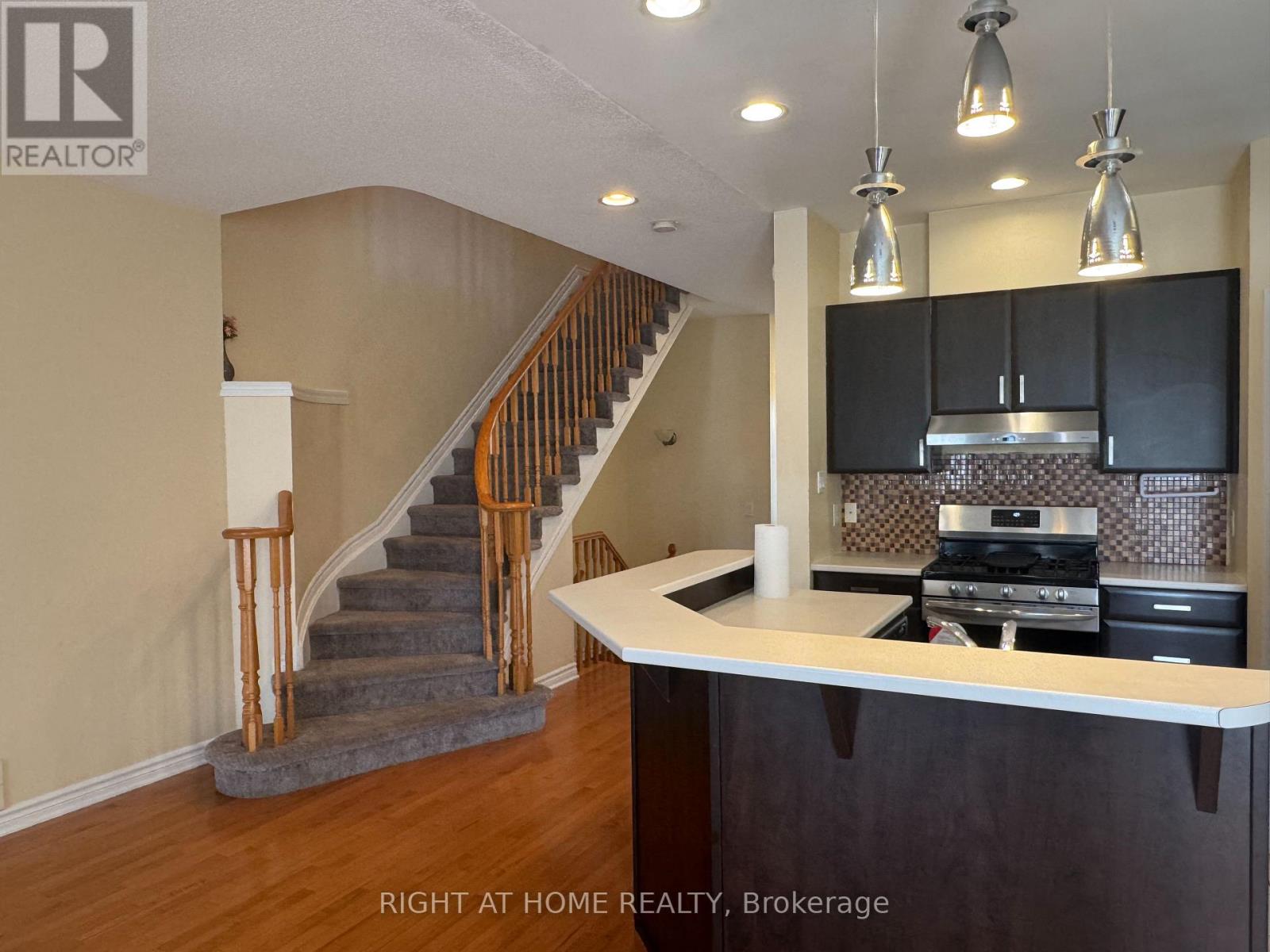 253 Waymark Crescent, Ottawa, Ontario  K2M 0A5 - Photo 12 - X12296379