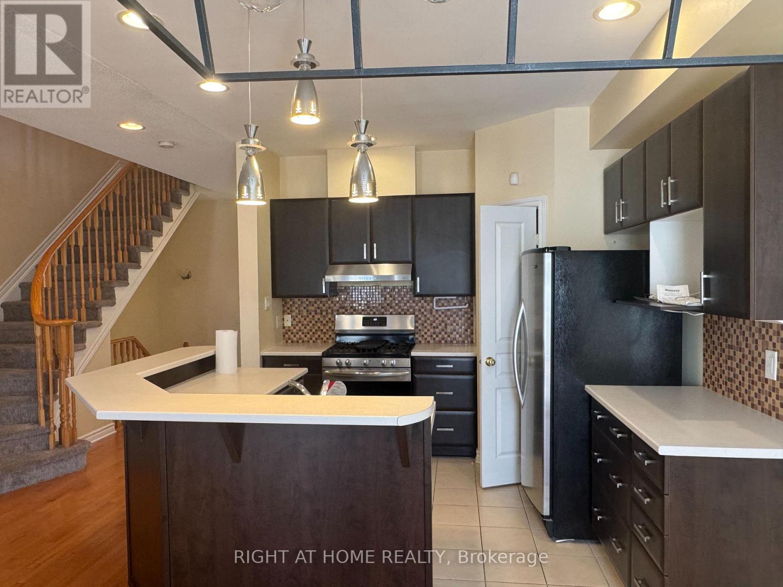 253 Waymark Crescent, Ottawa, Ontario  K2M 0A5 - Photo 11 - X12296379