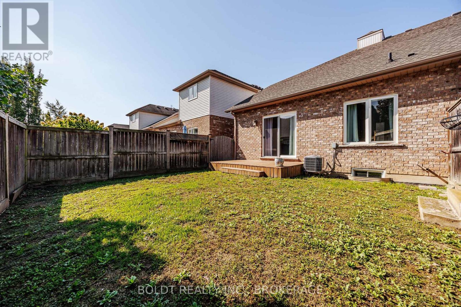 58 Videl Crescent N, St. Catharines, Ontario  L2S 2R4 - Photo 21 - X12431366