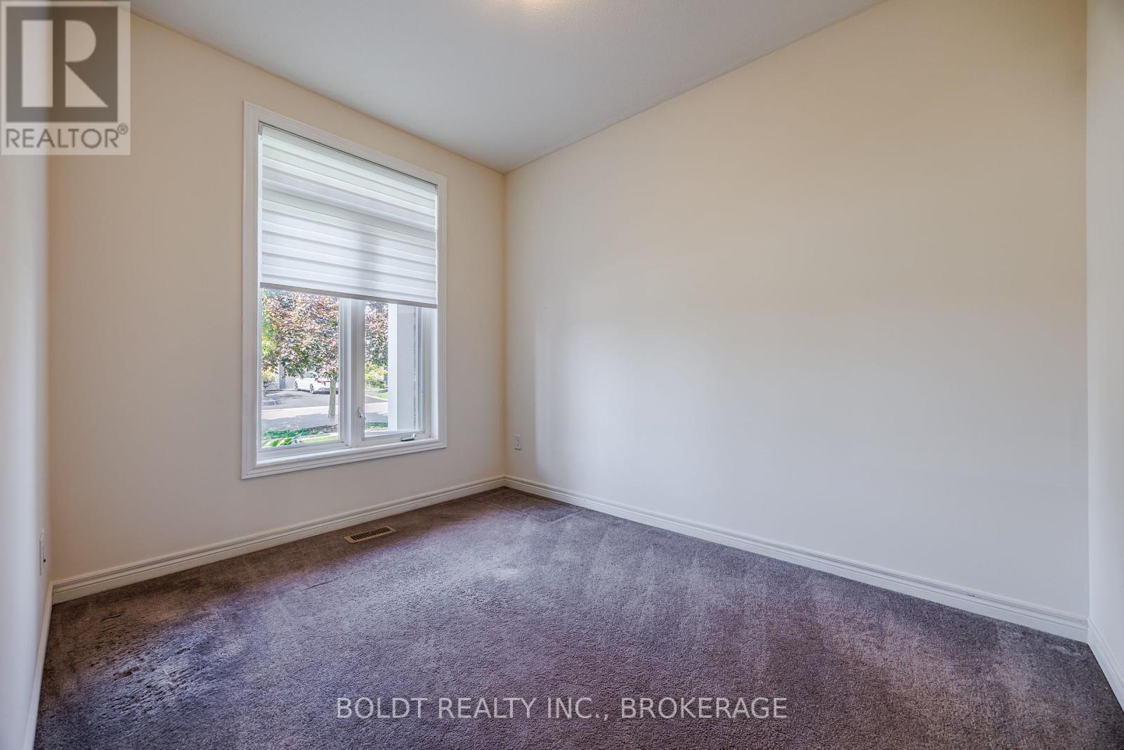 58 Videl Crescent N, St. Catharines, Ontario  L2S 2R4 - Photo 9 - X12431366
