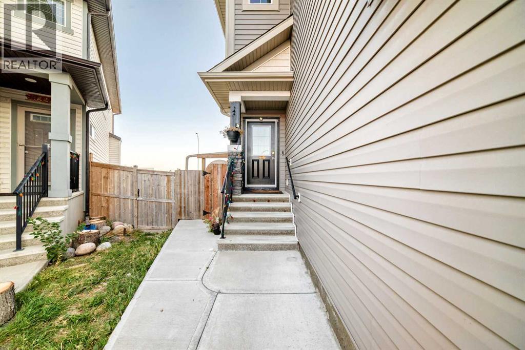 28 Panton Court Nw, Calgary, Alberta  T3K 0X2 - Photo 3 - A2260610