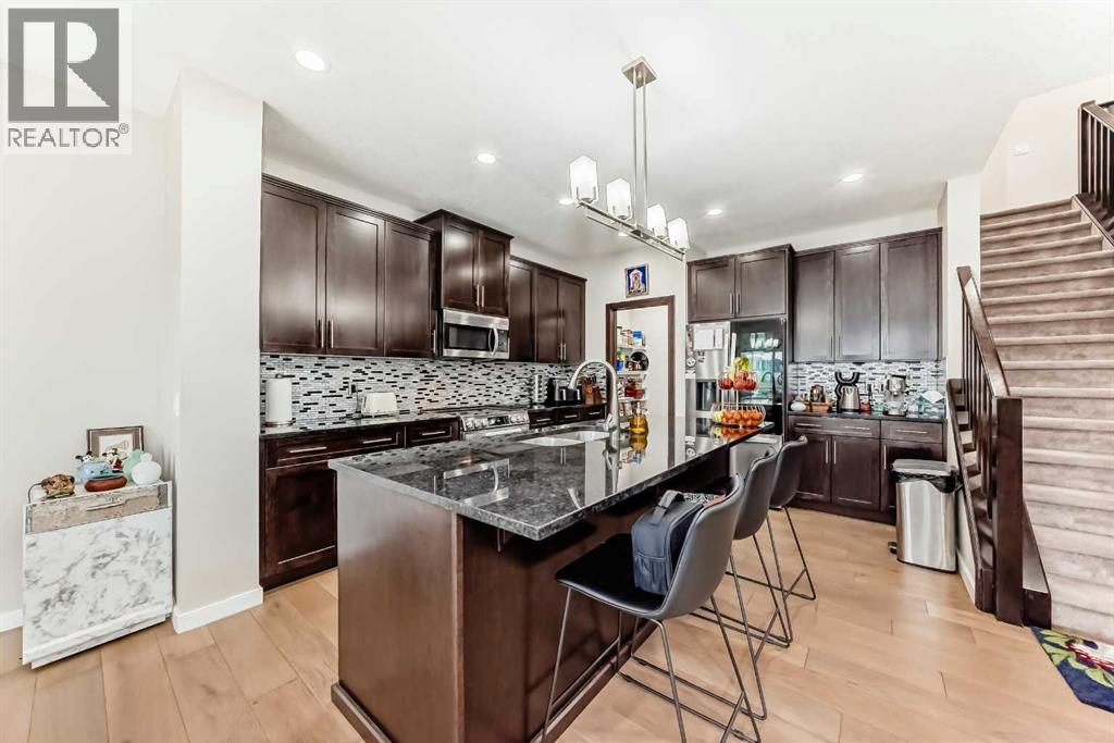 28 Panton Court Nw, Calgary, Alberta  T3K 0X2 - Photo 7 - A2260610