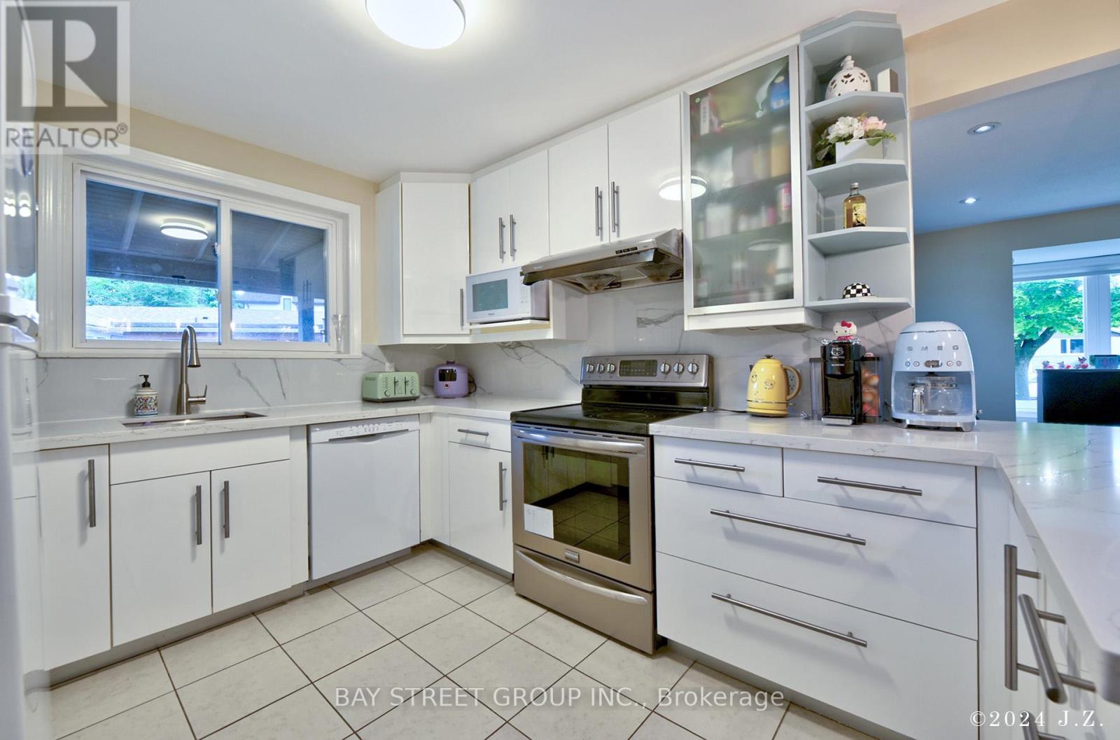 67 Grove Park Crescent, Toronto, Ontario  M2J 2C7 - Photo 8 - C12431357
