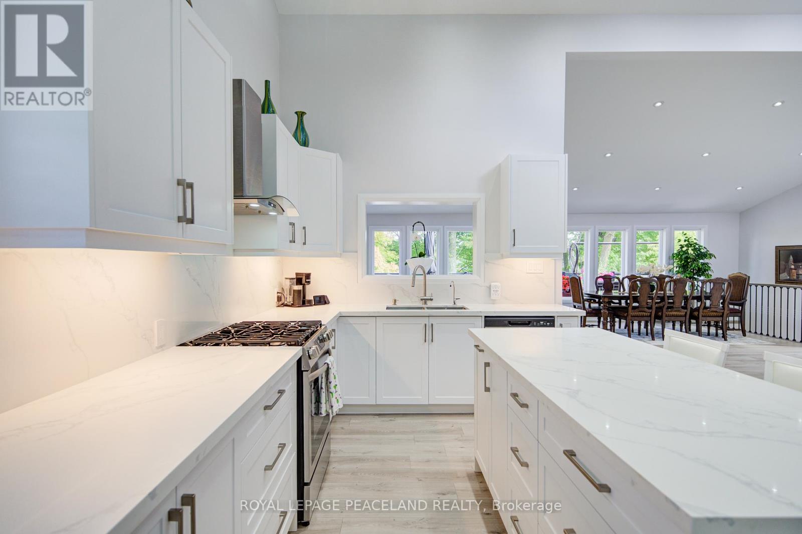 38 Lakeview Avenue, Whitchurch-Stouffville, Ontario  L4A 2H1 - Photo 16 - N12431368
