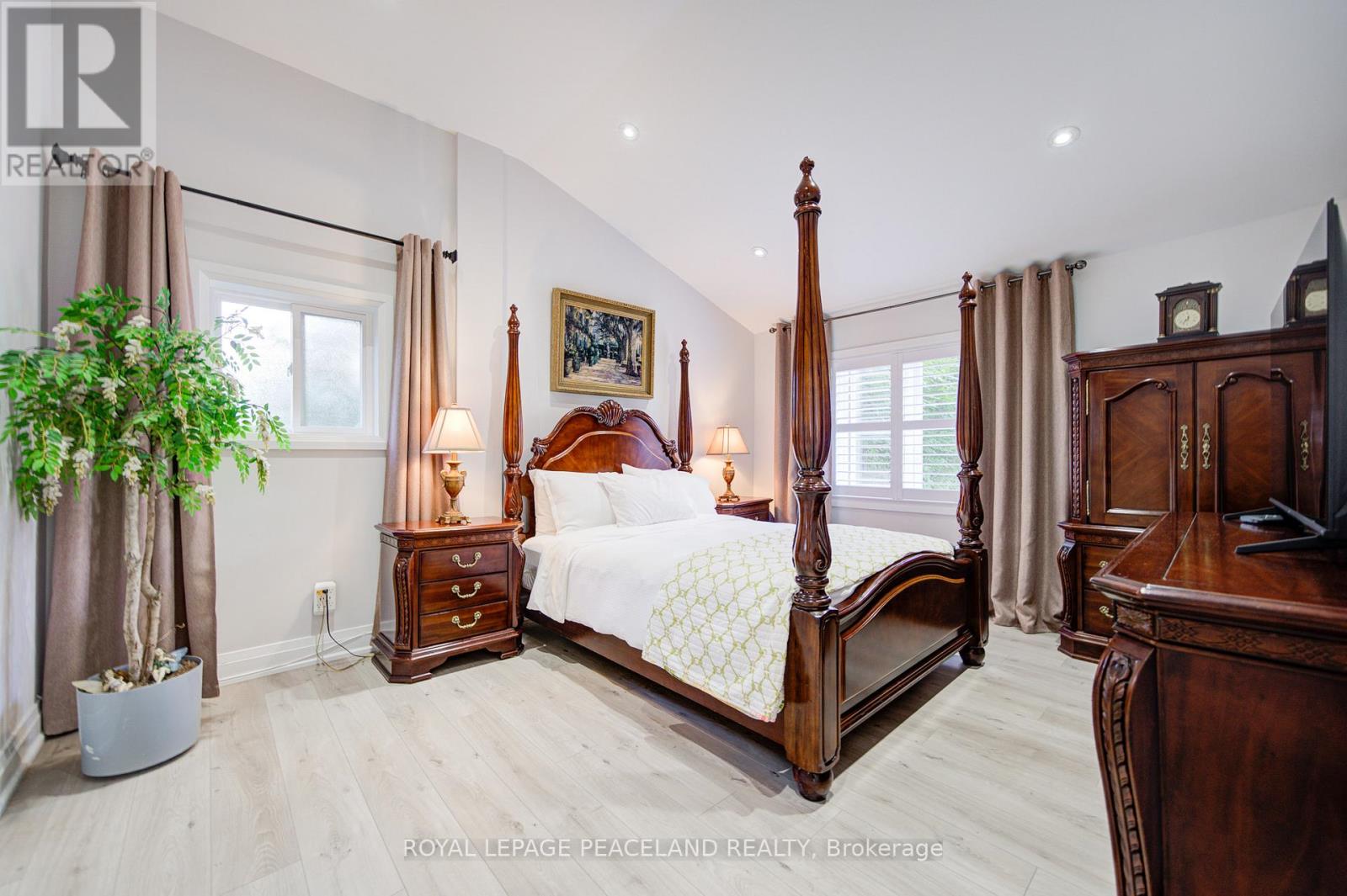 38 Lakeview Avenue, Whitchurch-Stouffville, Ontario  L4A 2H1 - Photo 21 - N12431368