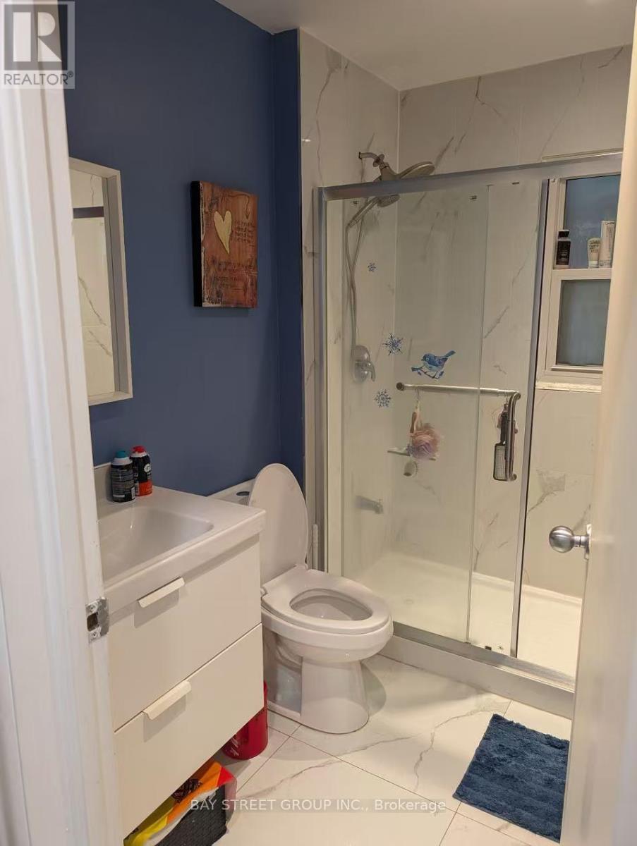 8 Storey Crescent, Toronto (Eringate-Centennial-West Deane), Ontario  M9B 3C8 - Photo 16 - W12431360