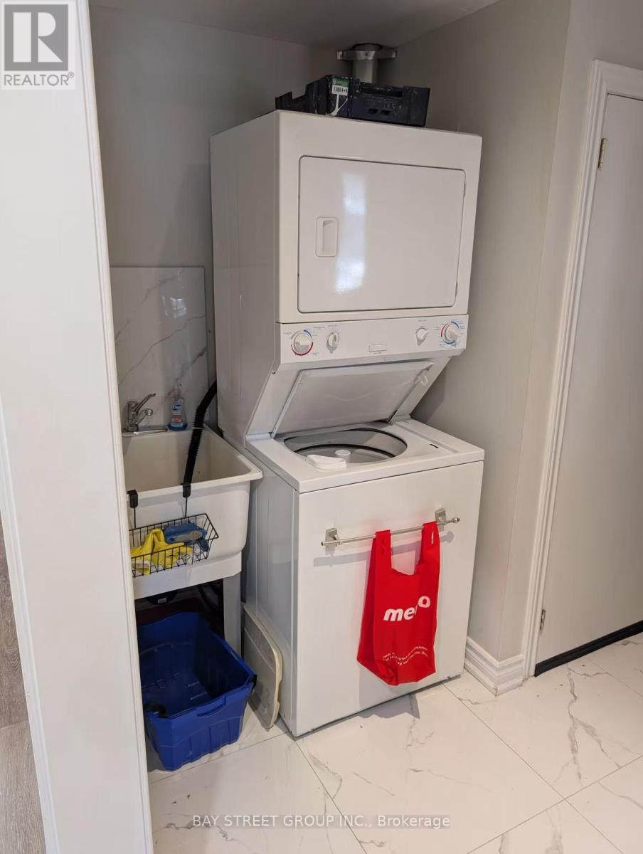 8 Storey Crescent, Toronto (Eringate-Centennial-West Deane), Ontario  M9B 3C8 - Photo 19 - W12431360