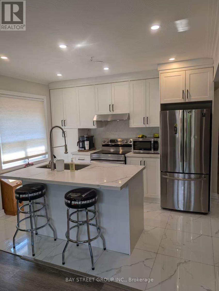 8 Storey Crescent, Toronto (Eringate-Centennial-West Deane), Ontario  M9B 3C8 - Photo 4 - W12431360