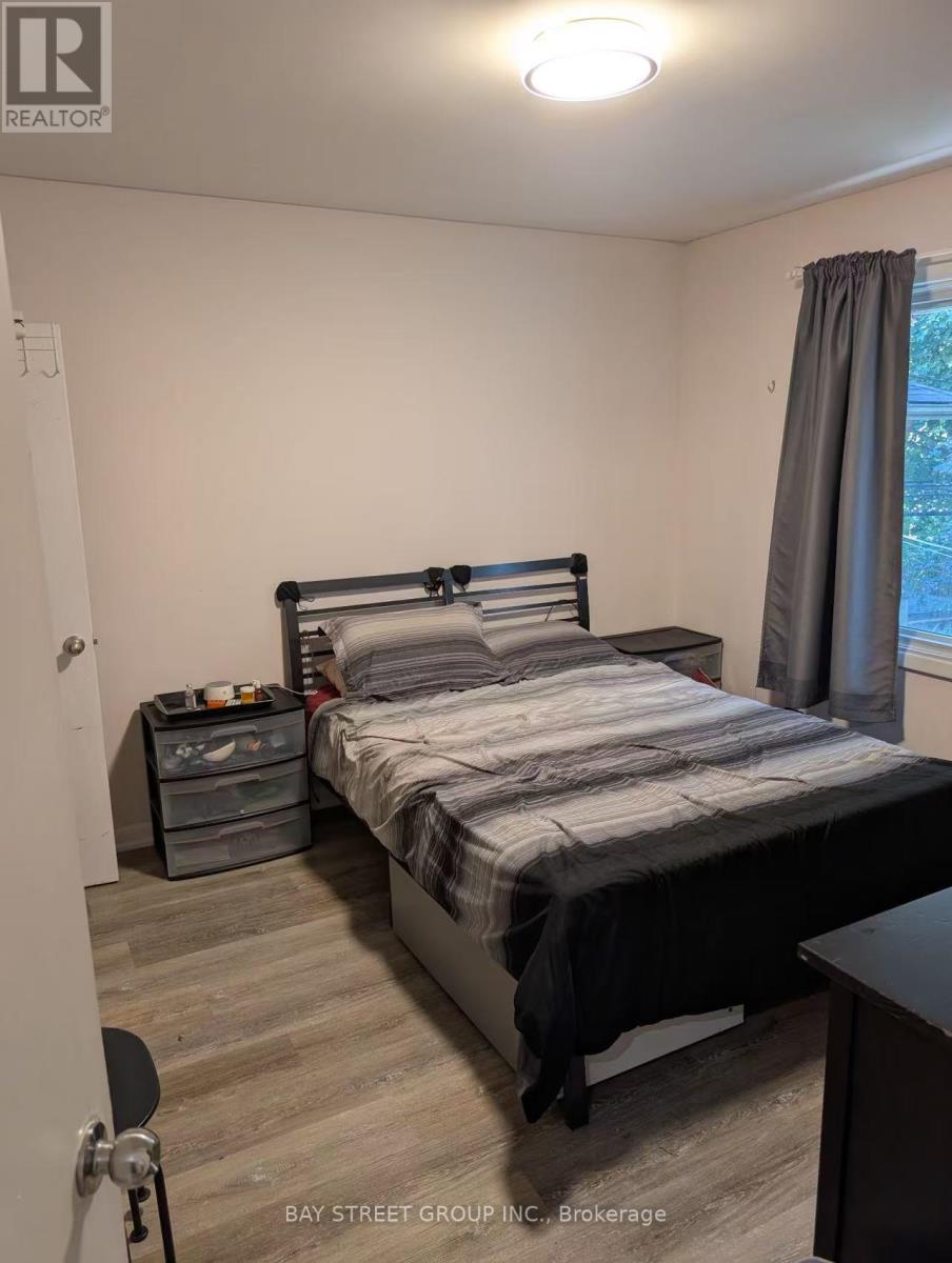 8 Storey Crescent, Toronto (Eringate-Centennial-West Deane), Ontario  M9B 3C8 - Photo 7 - W12431360