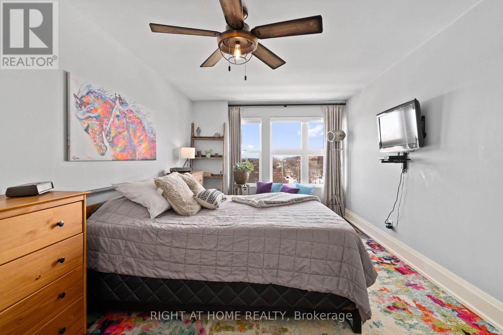 401 - 64 Wells Street, Aurora, Ontario  L4G 1S9 - Photo 15 - N12431386