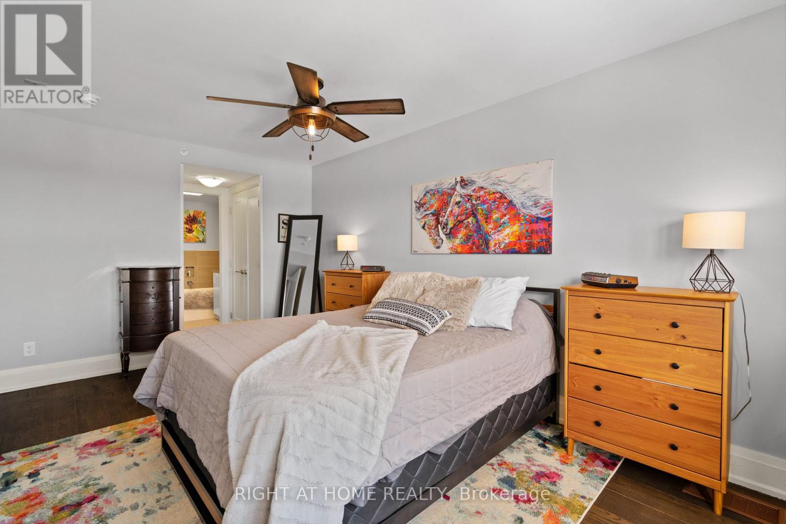 401 - 64 Wells Street, Aurora, Ontario  L4G 1S9 - Photo 16 - N12431386