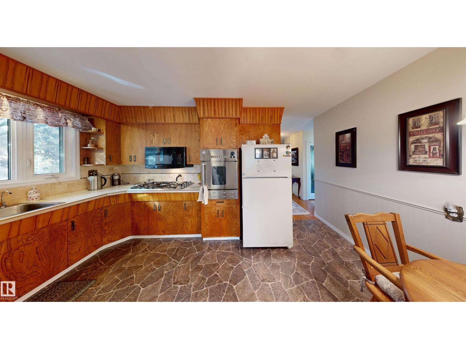 8428 54 St Nw, Edmonton, Alberta  T6B 1H1 - Photo 10 - E4459928