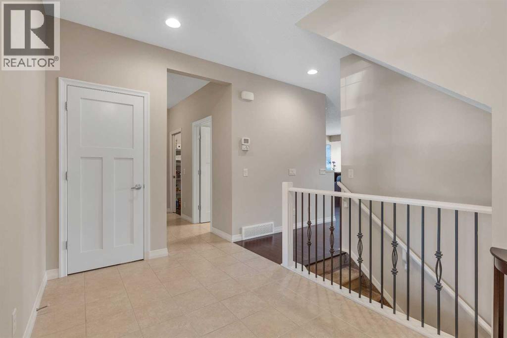 224 Panamount Point Nw, Calgary, Alberta  T3K 0H8 - Photo 3 - A2258244