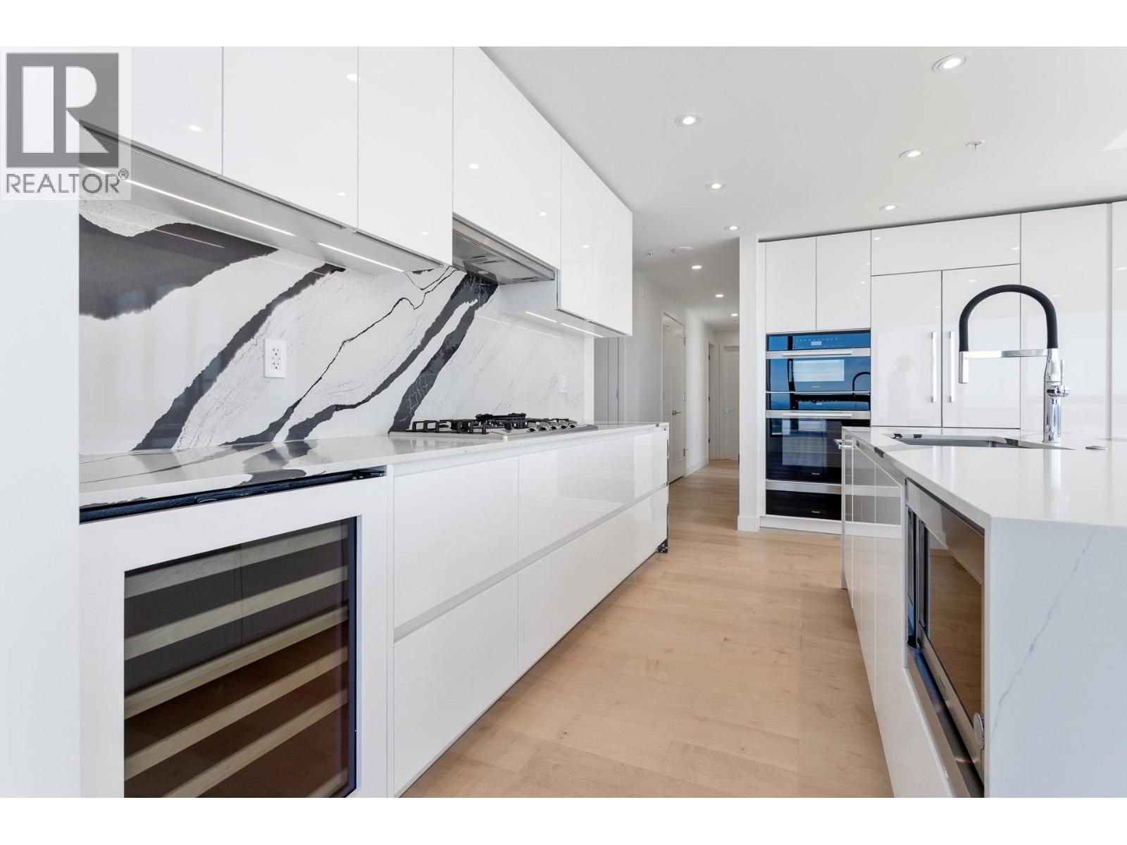 1602 135 E 13th Street, North Vancouver, British Columbia  V7L 0J8 - Photo 10 - R3024910