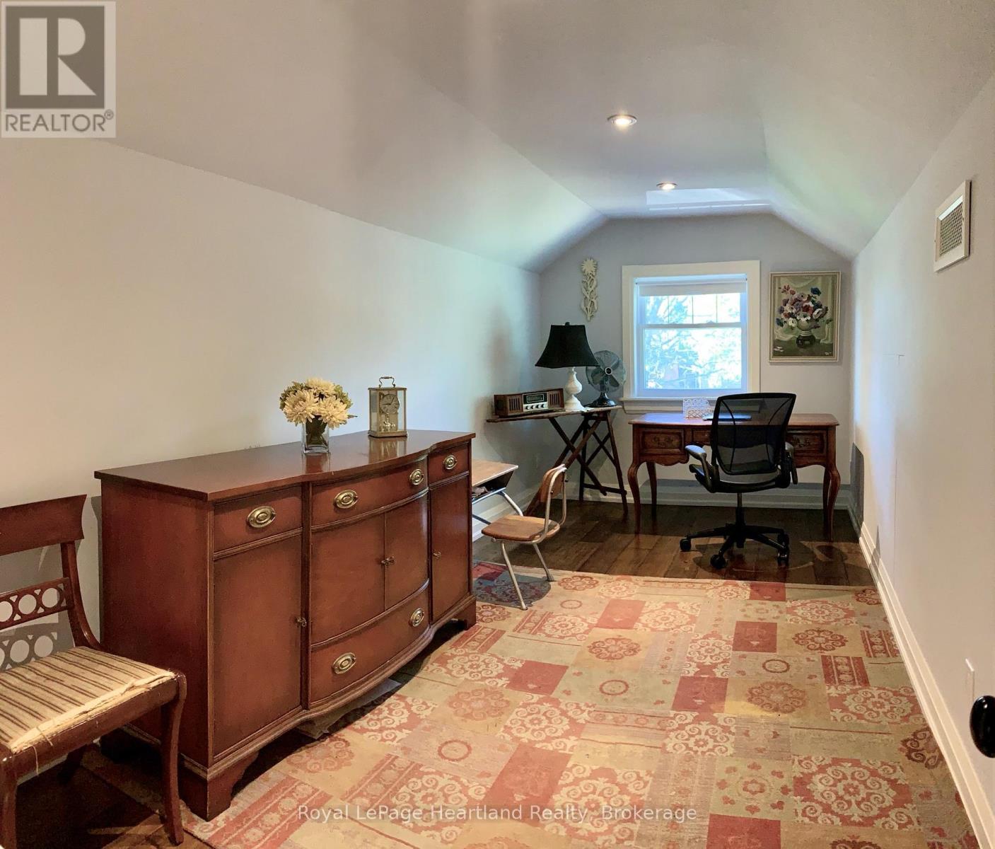 15 Scarborough Heights Boulevard, Toronto, Ontario  M1M 2V3 - Photo 14 - E12431391