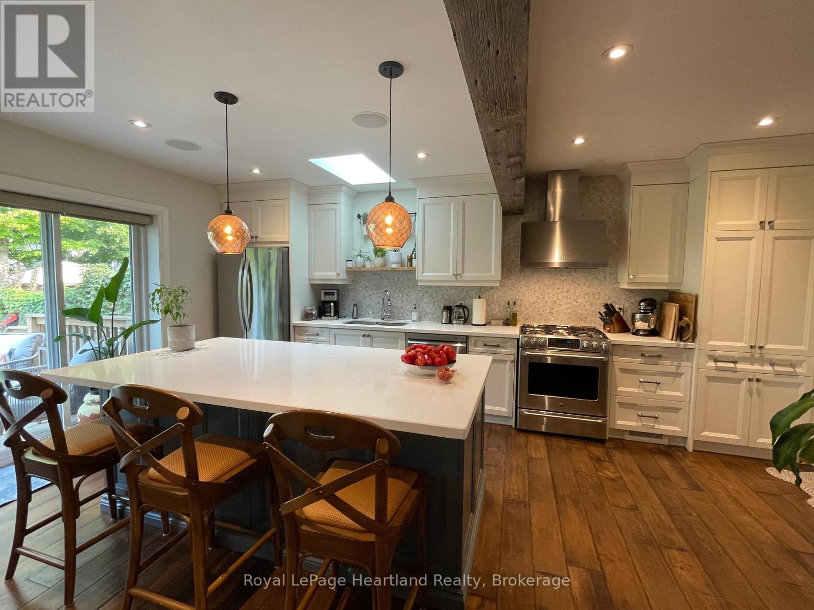 15 Scarborough Heights Boulevard, Toronto, Ontario  M1M 2V3 - Photo 2 - E12431391
