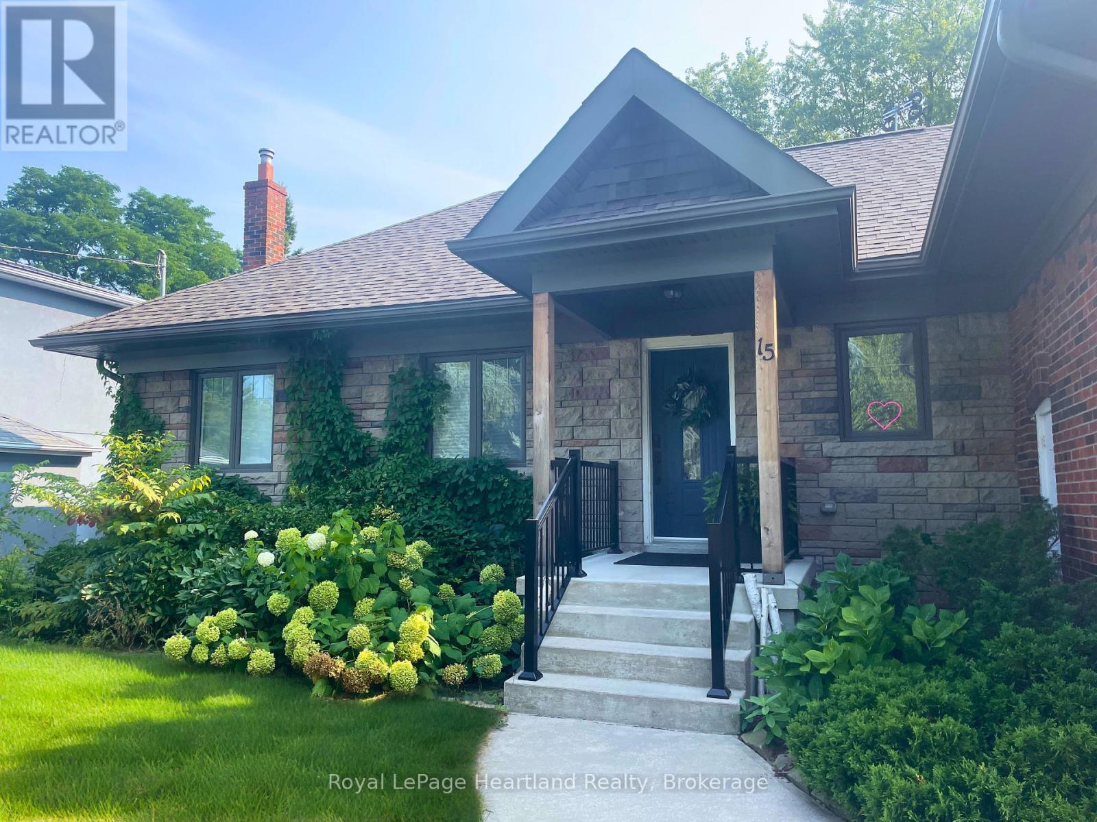 15 Scarborough Heights Boulevard, Toronto, Ontario  M1M 2V3 - Photo 5 - E12431391