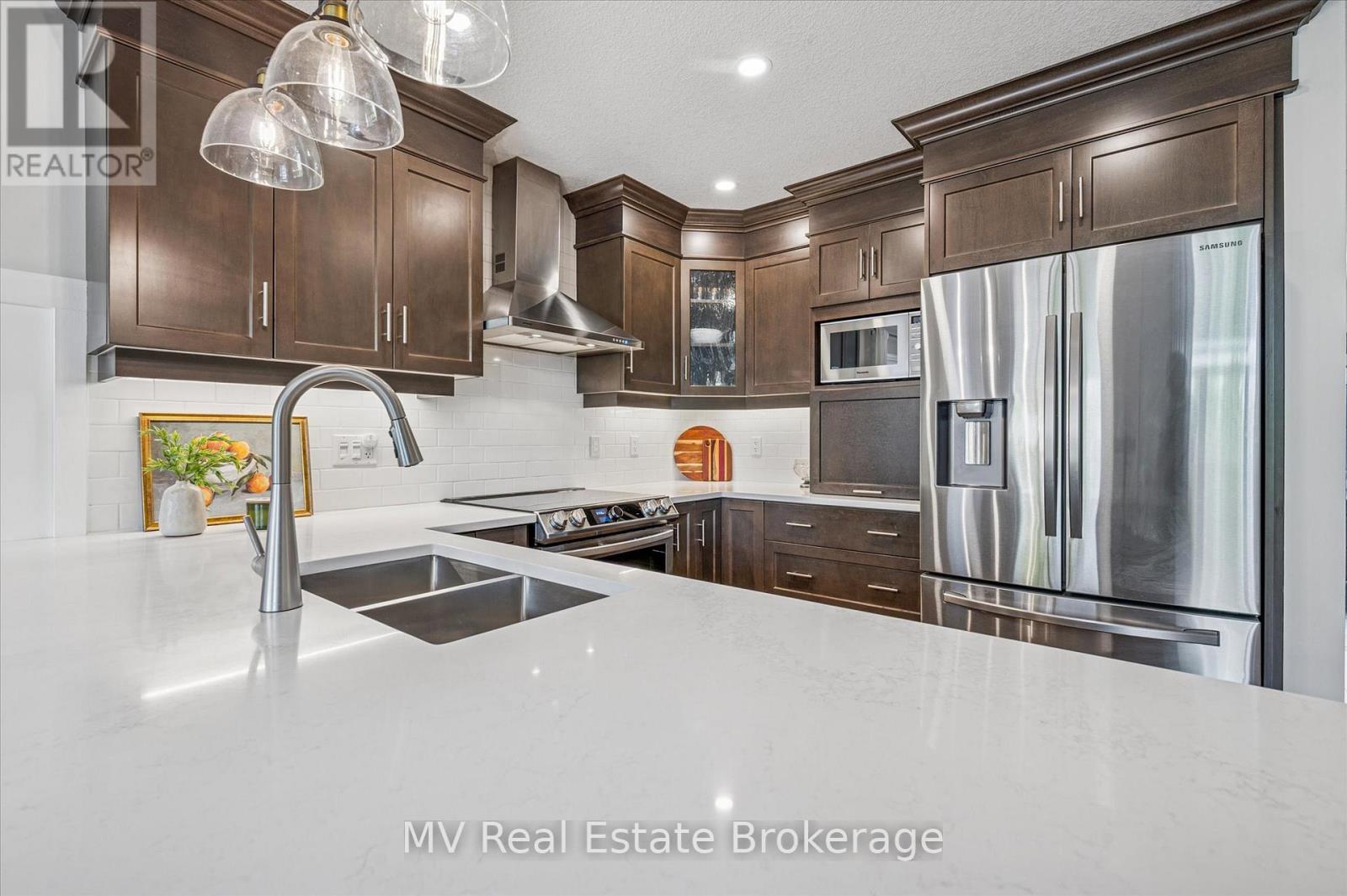 103 Mcgowan Street, Centre Wellington, Ontario  N0B 1S0 - Photo 12 - X12431402