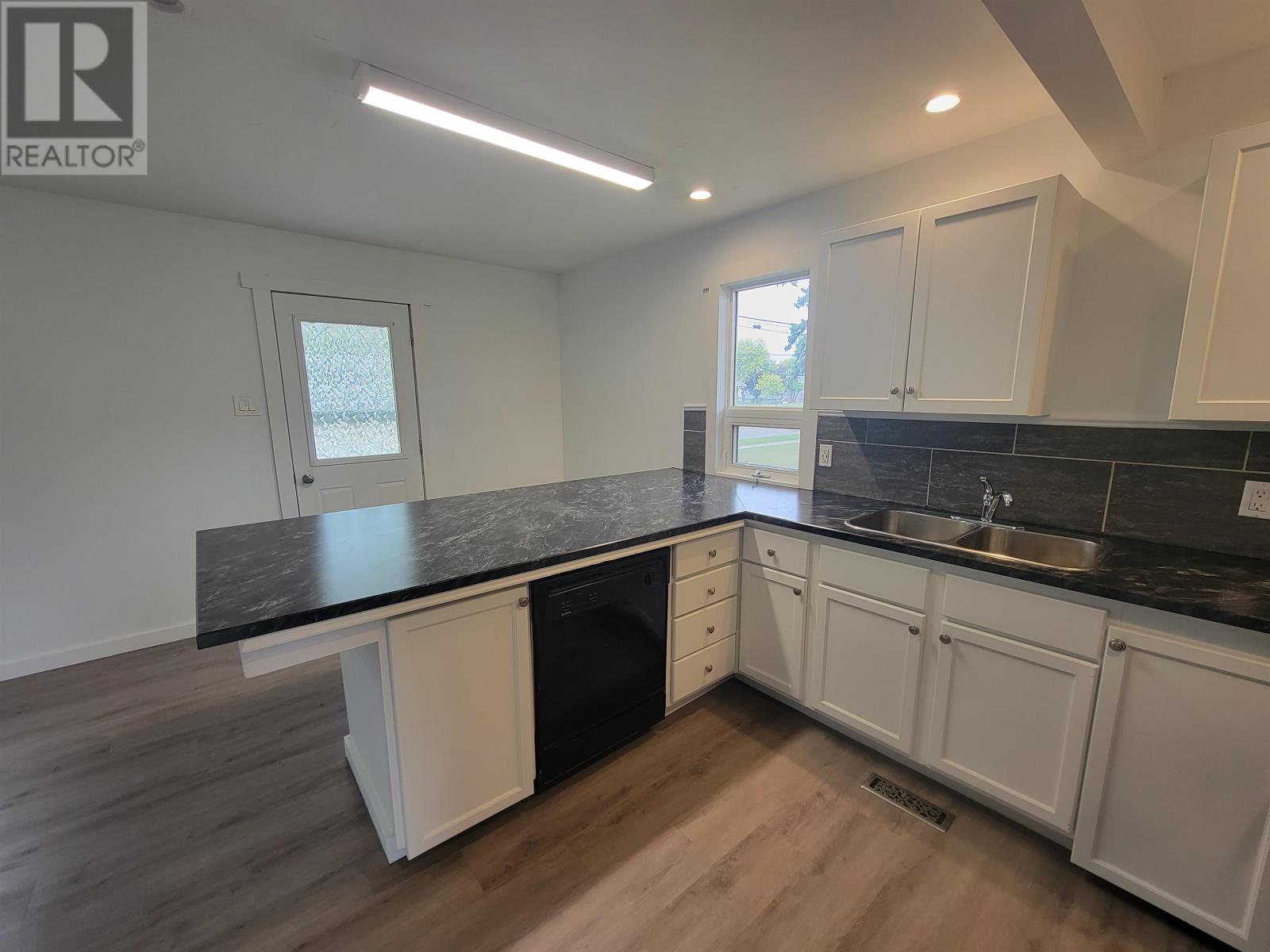 613 Third St W, Fort Frances, Ontario  P9A 3B3 - Photo 3 - TB252831