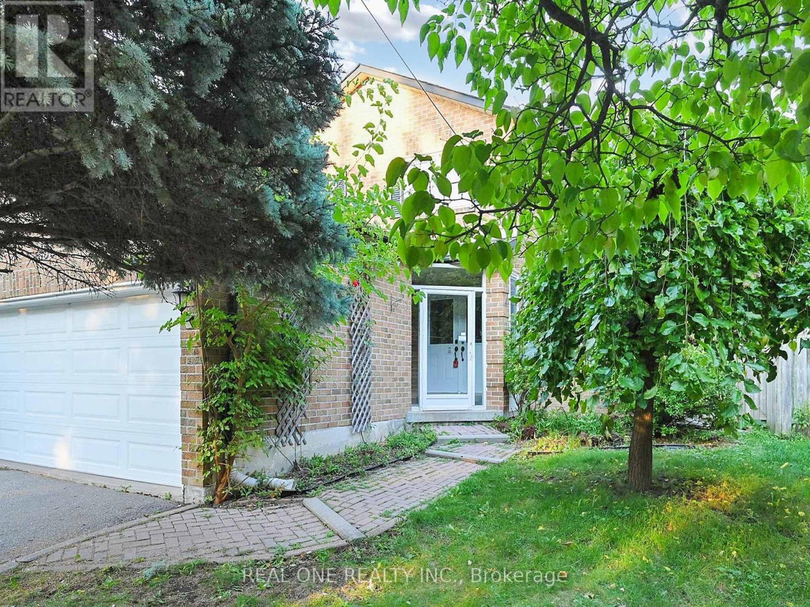 355 Church Street S, Richmond Hill, Ontario  L4C 8G3 - Photo 2 - N12428799