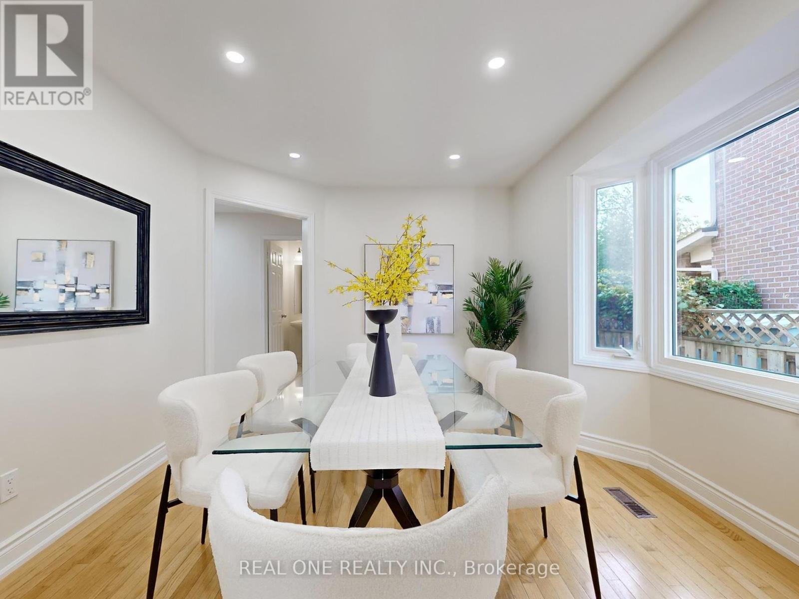 355 Church Street S, Richmond Hill, Ontario  L4C 8G3 - Photo 7 - N12428799