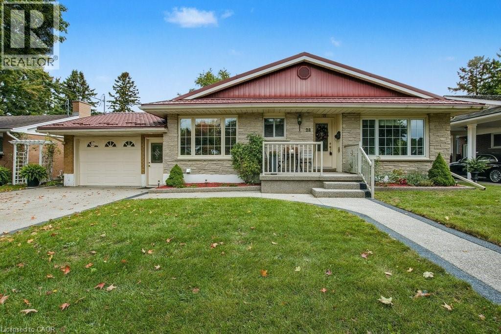 28 MEADOW Crescent, Kitchener, Ontario
