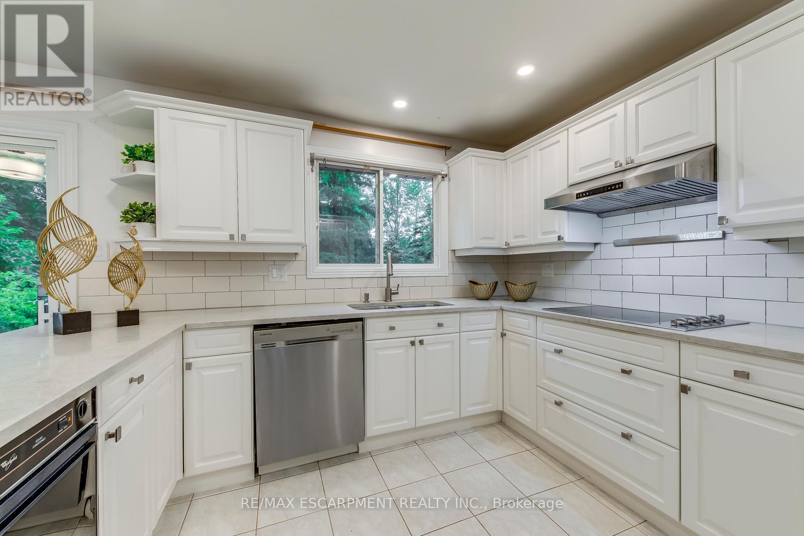 170 Cavendish Court, Oakville, Ontario  L6J 5S2 - Photo 14 - W12357258