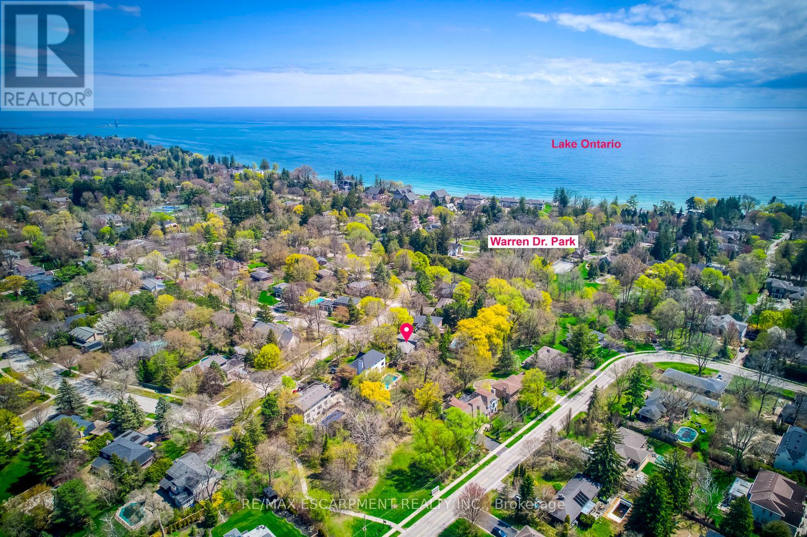 170 Cavendish Court, Oakville, Ontario  L6J 5S2 - Photo 4 - W12357258