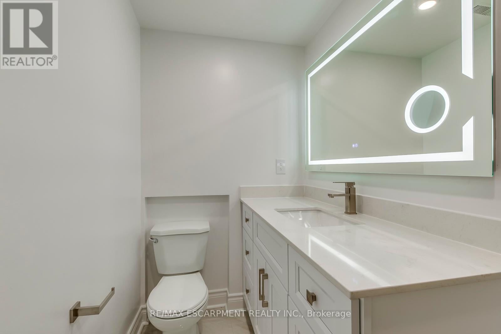 170 Cavendish Court, Oakville, Ontario  L6J 5S2 - Photo 38 - W12357258