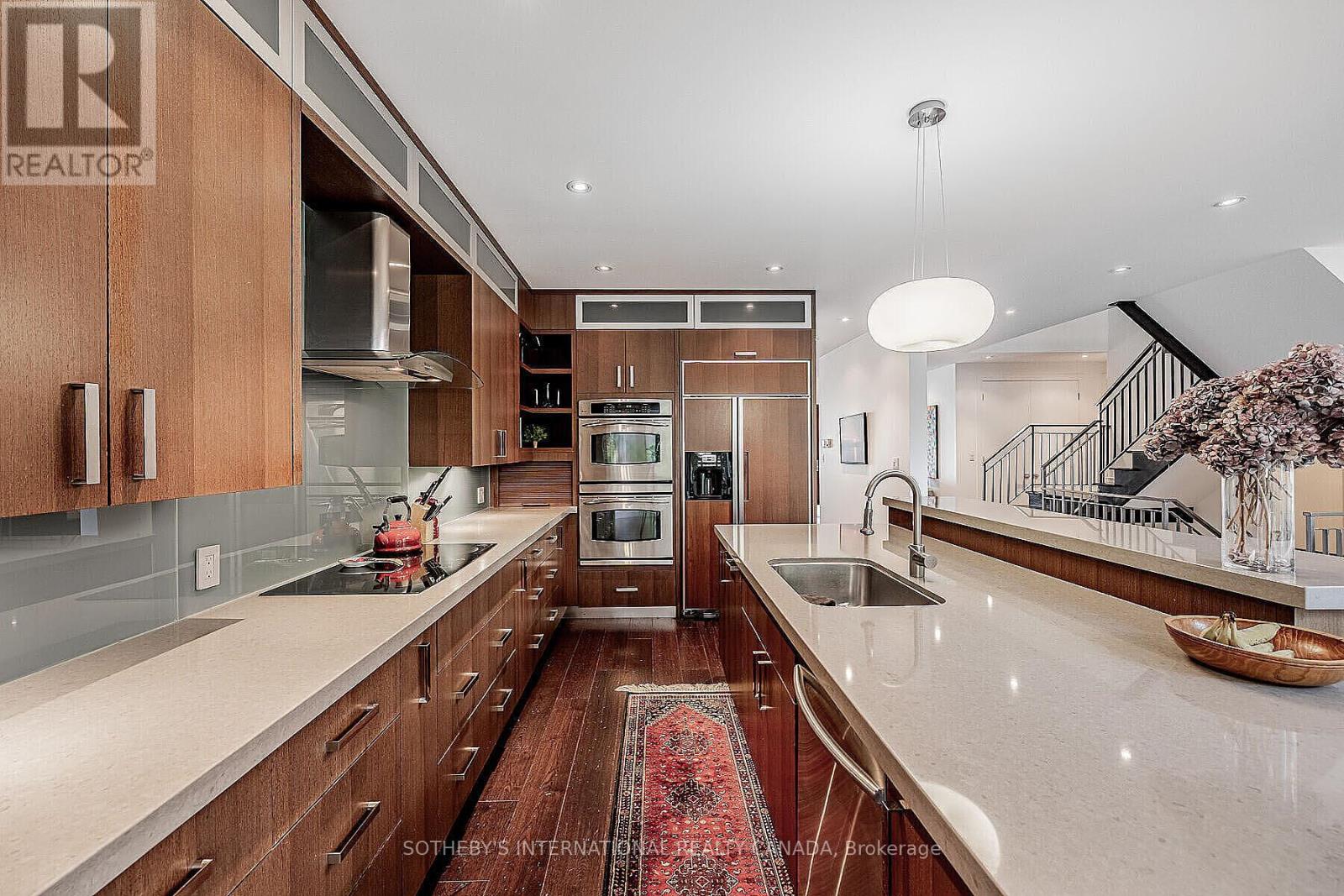 44 Meadowcrest Road, Toronto, Ontario  M8Z 2Y7 - Photo 13 - W12323025