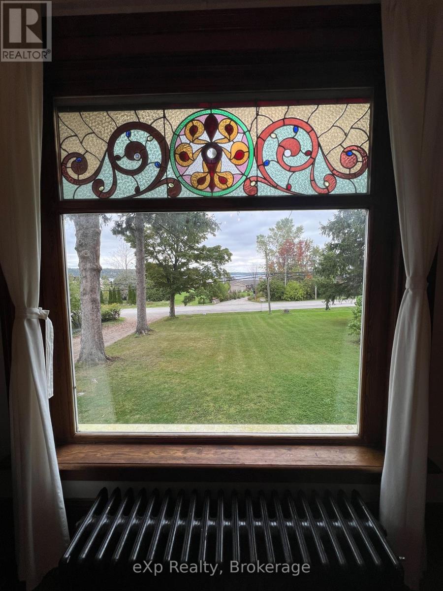 703 Frank Street, South Bruce Peninsula, Ontario  N0H 2T0 - Photo 2 - X12431420