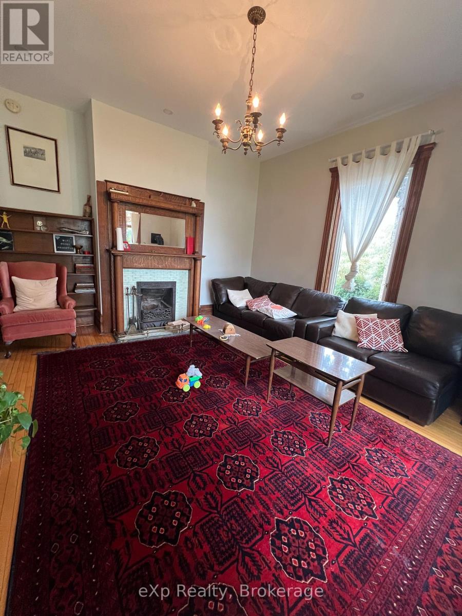 703 Frank Street, South Bruce Peninsula, Ontario  N0H 2T0 - Photo 3 - X12431420